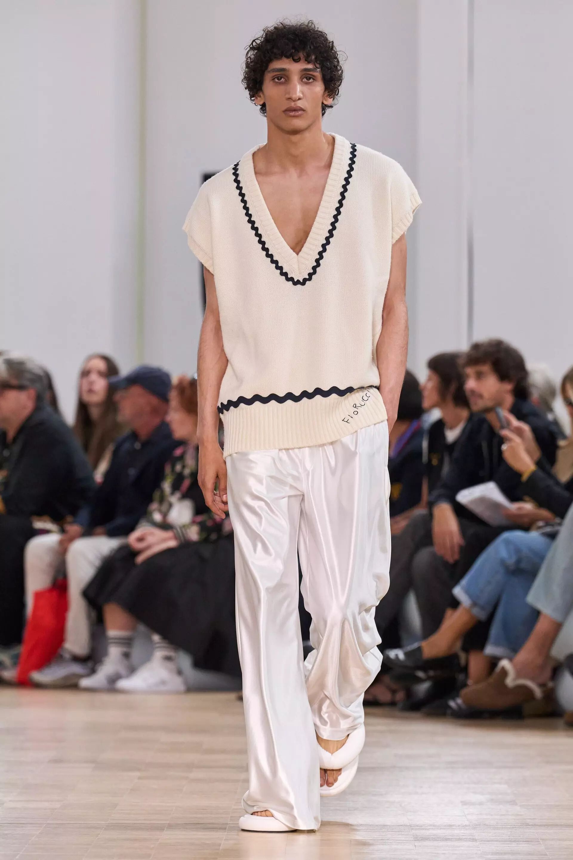 Embroidered Knit Vest White